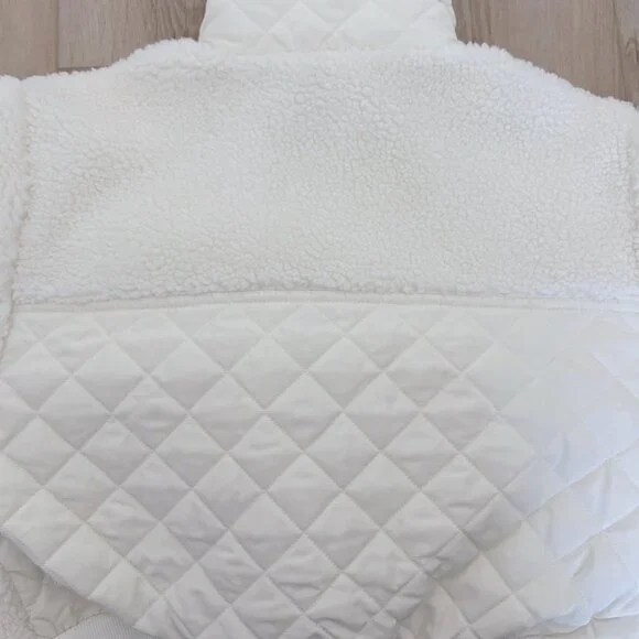 Alo Yoga Sherpa Edge Bomber